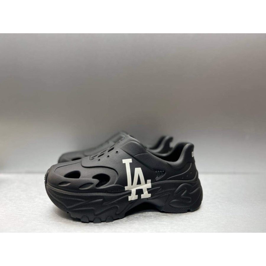 Giày MLB đúc nguyên khối